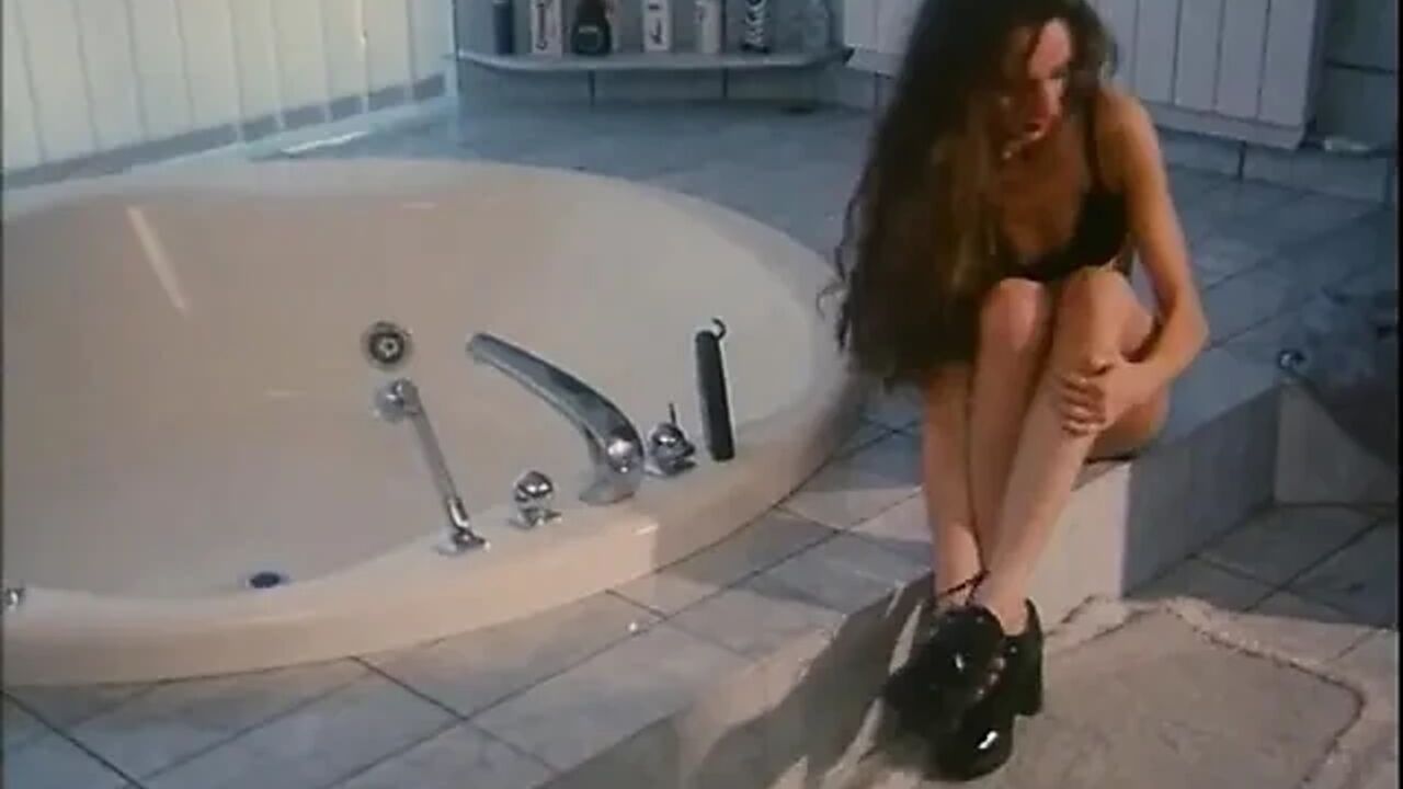 Two gorgeous sluts for the big cock of Roberto Malone