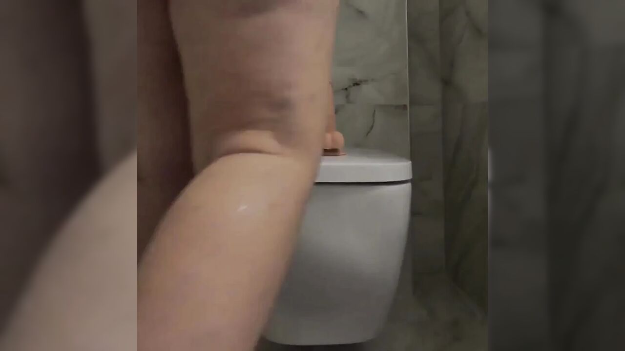 MILF and Dildo