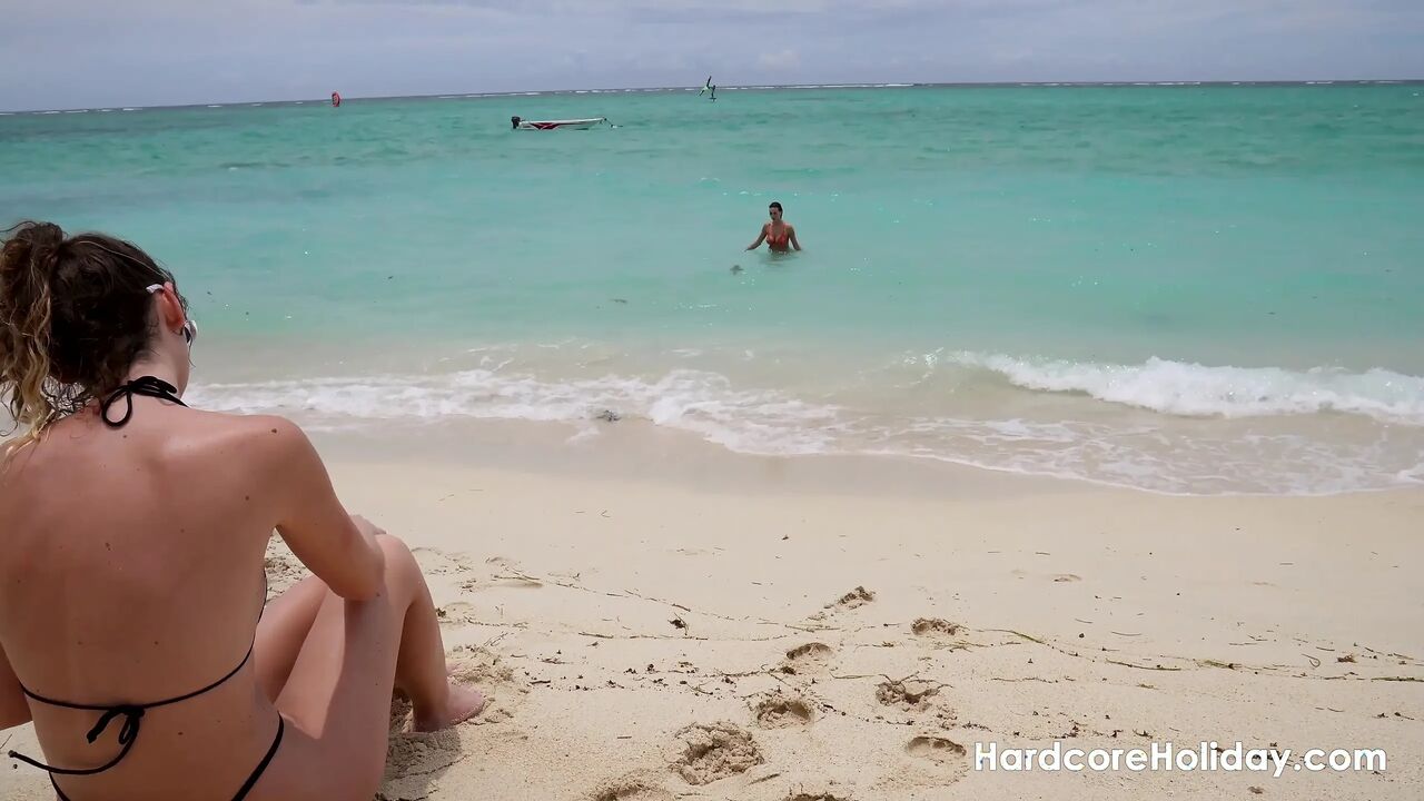 Hottest Threesome Ever at Hardcore Holiday
