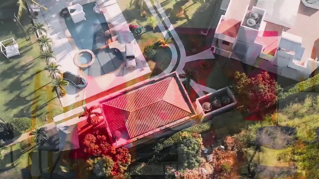 Two latinas show their asses with thong and then get wet when they are pleasured with a dildo (GGmansion)