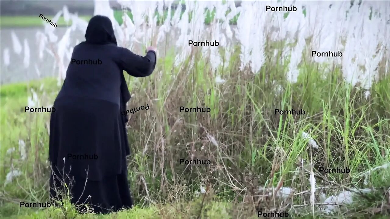 Egypt Muslim Farm Girl with Abaya Try to Find Cucumber in Farmland for Her Pussy