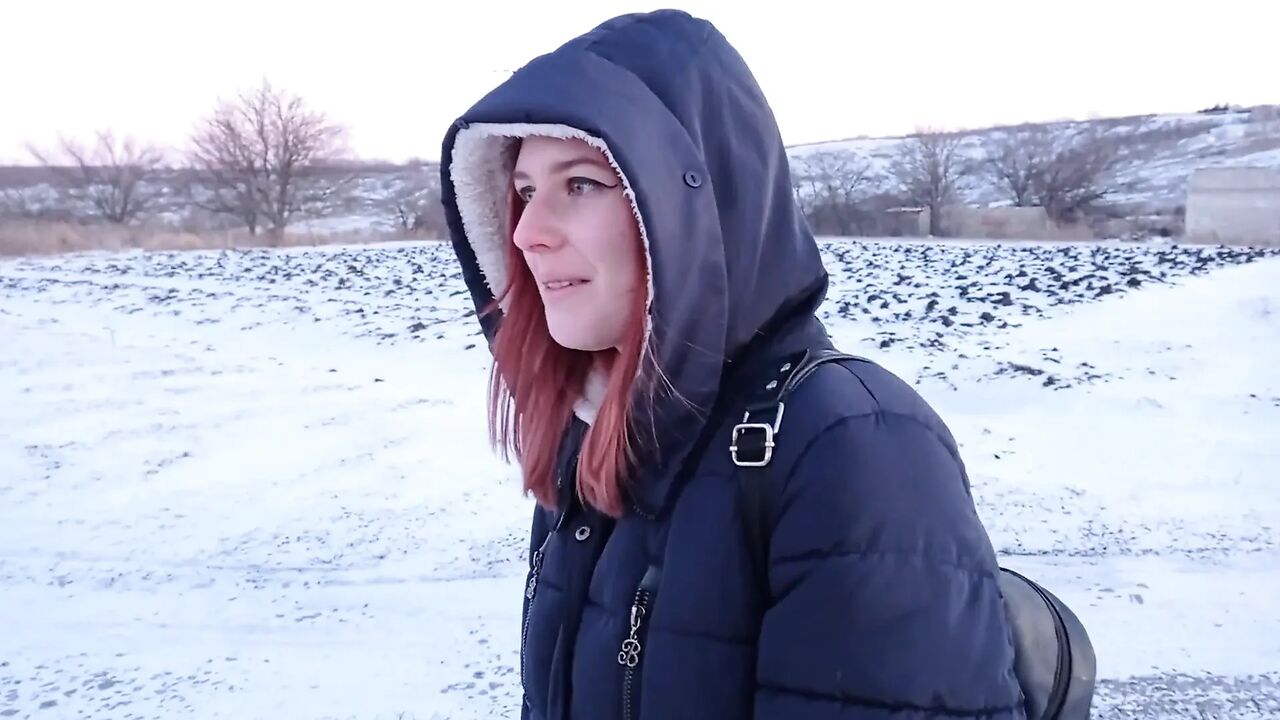 Outdoor sex in winter - Guy fuck me hard