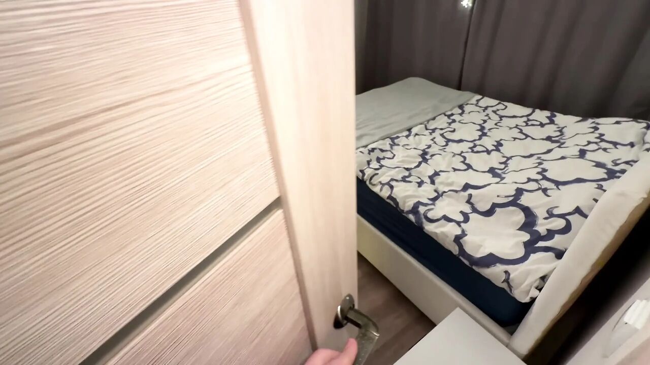 POV: Lustful Maid Gave Her Huge Ass as a Gift for the New Year