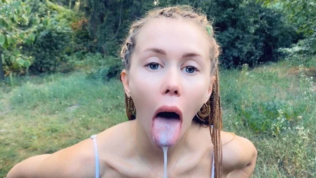 Quick Blowjob Outdoor (POV)