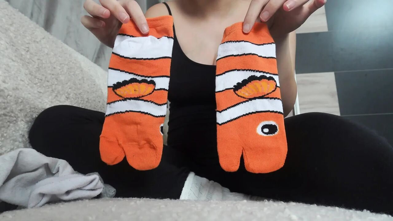 My Stepsister Tries Out What It's Like to Wear Japanese Tabi Socks and Then Plays with Her Feet and Toes