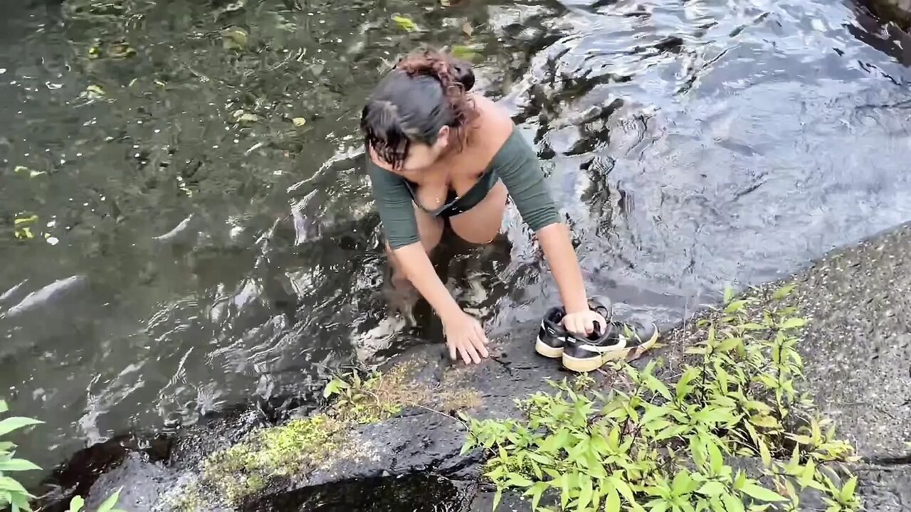My busty stepsister offers me her throat