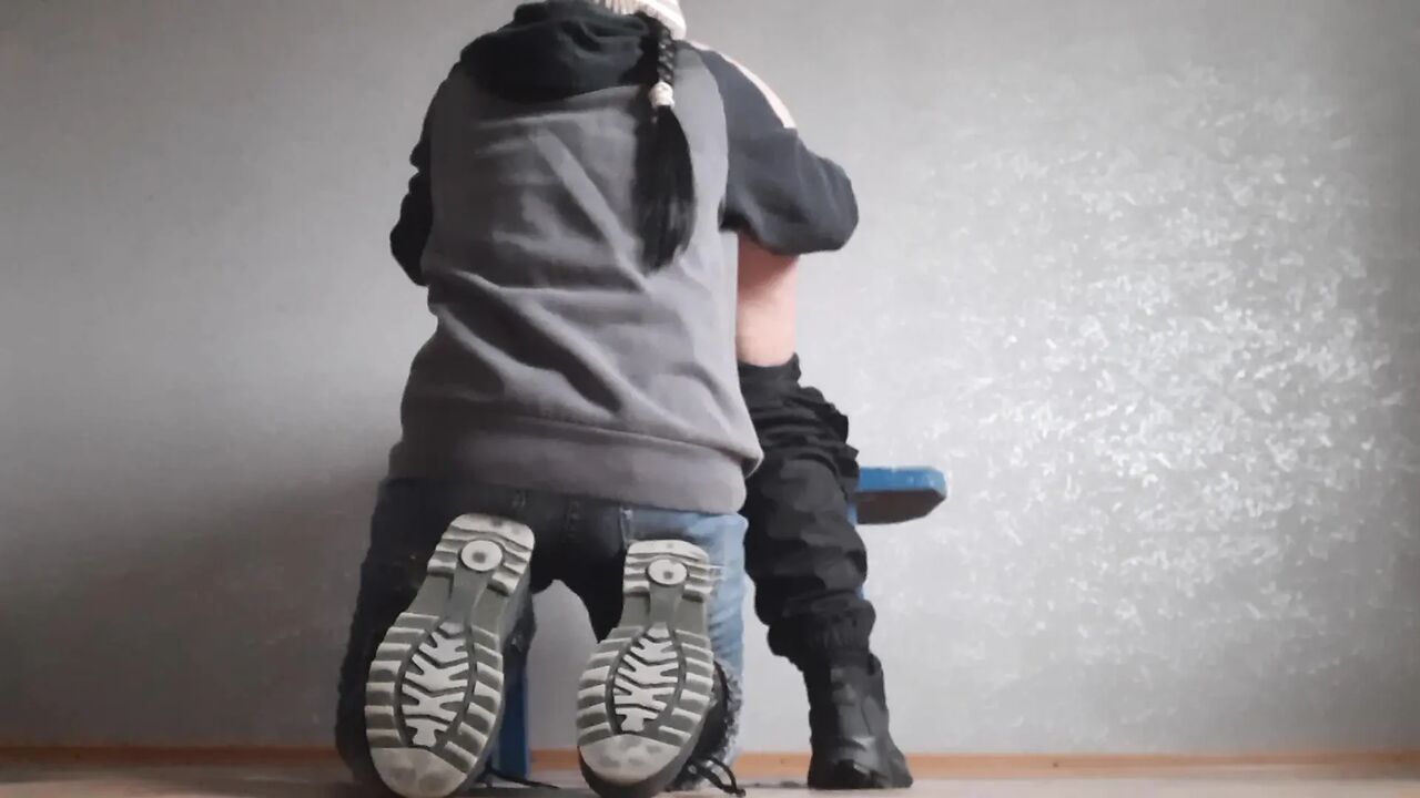 I licked my teacher's ass for passing the exam