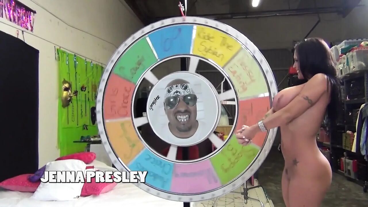 Jenna Presley squirts into Porno Dan's mouth multiple times