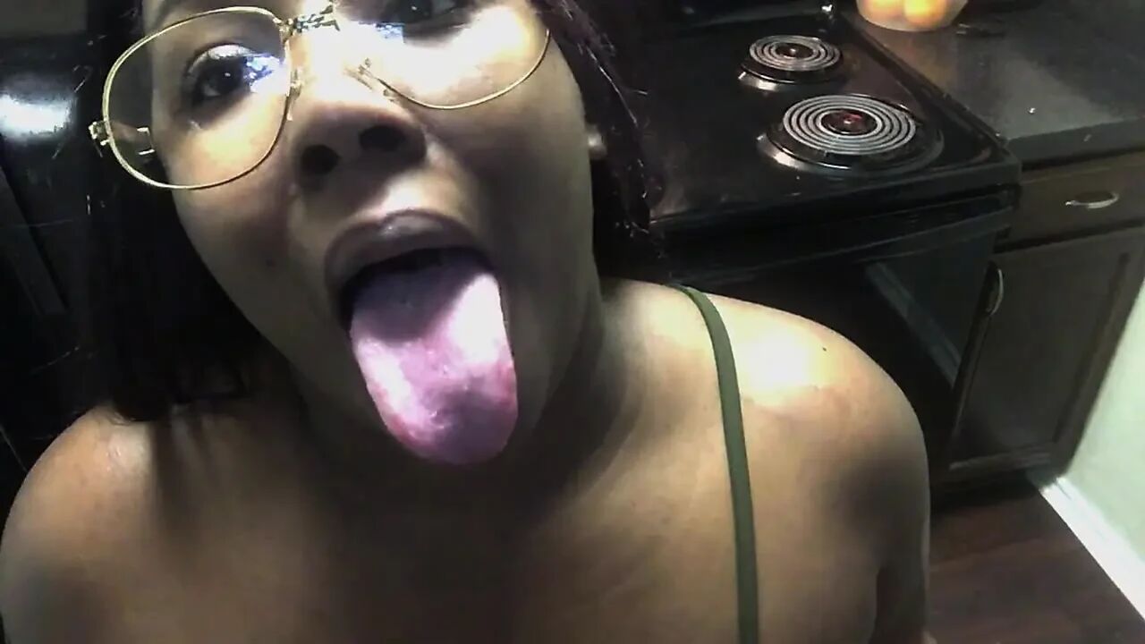 Hookah and sex with a big booty slut