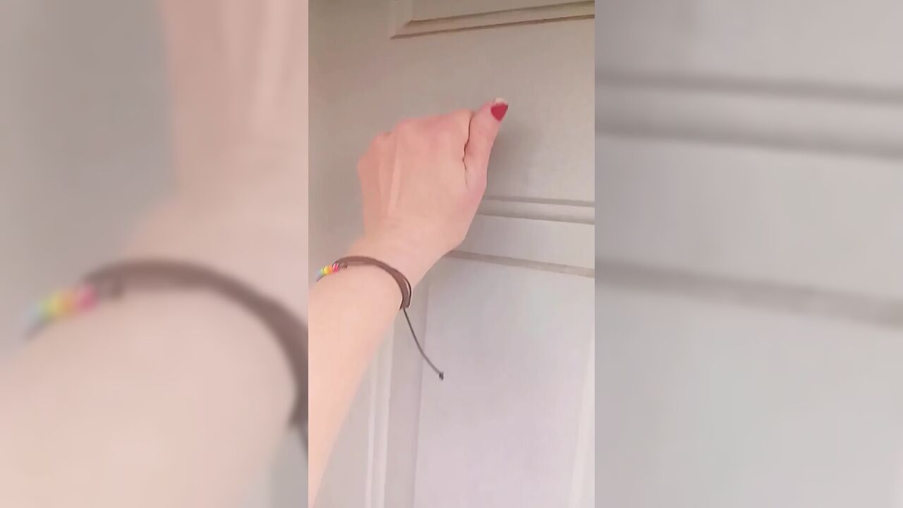 Landlord Gives Tenant Cock Rating