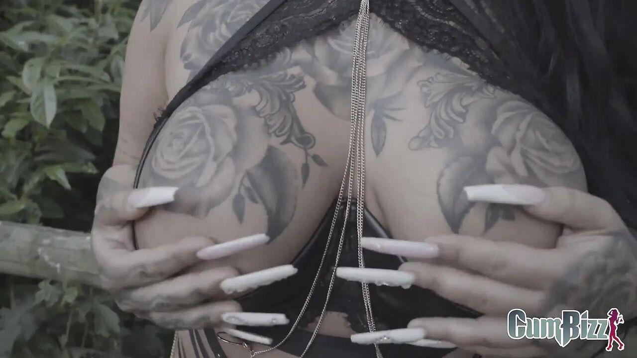 Stepmommy Swallows Bigdicks and Cumloads