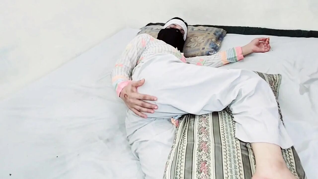 Muslim Hotwife Caught with Friend Making Love Fucking Pussy