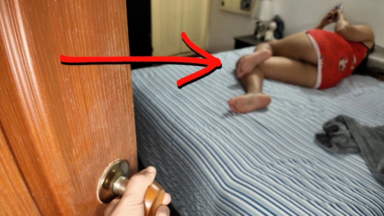 He never imagined what she would find when she opened that door! (Unexpected Ending)