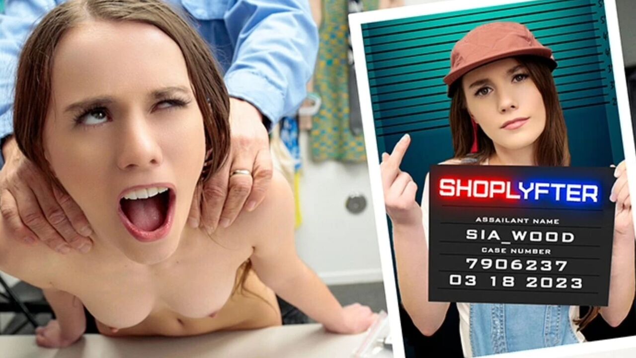 Big-mouthed Sia Wood Gets What She Deserves: a Deep Cavity Search and a Rough Fuck From Security