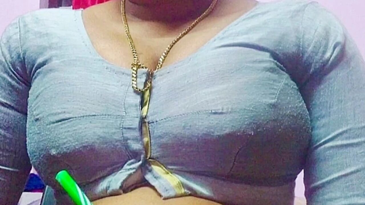 Cheater Guy enjoying with a chubby bhabhi