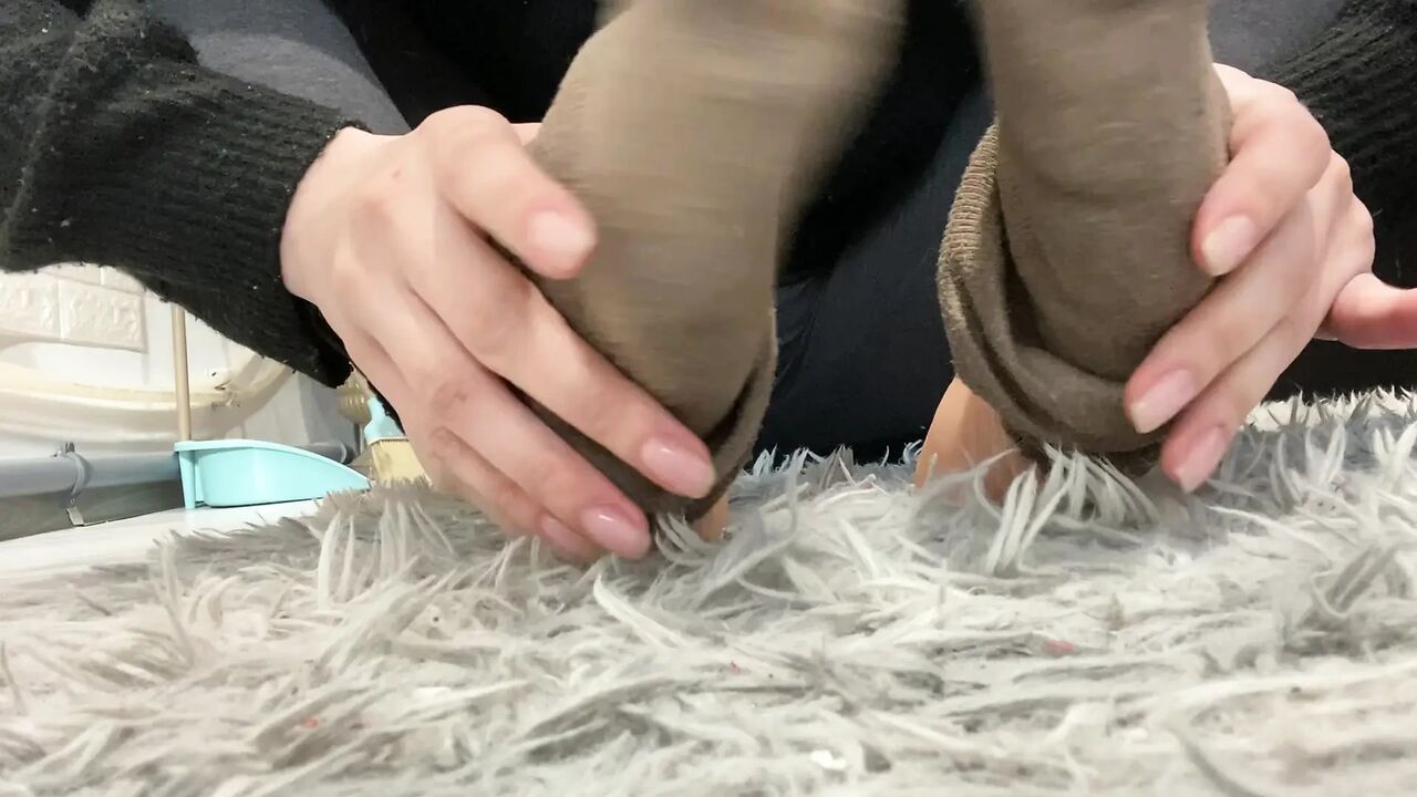 FEET JOI Whispering Smelly Toes