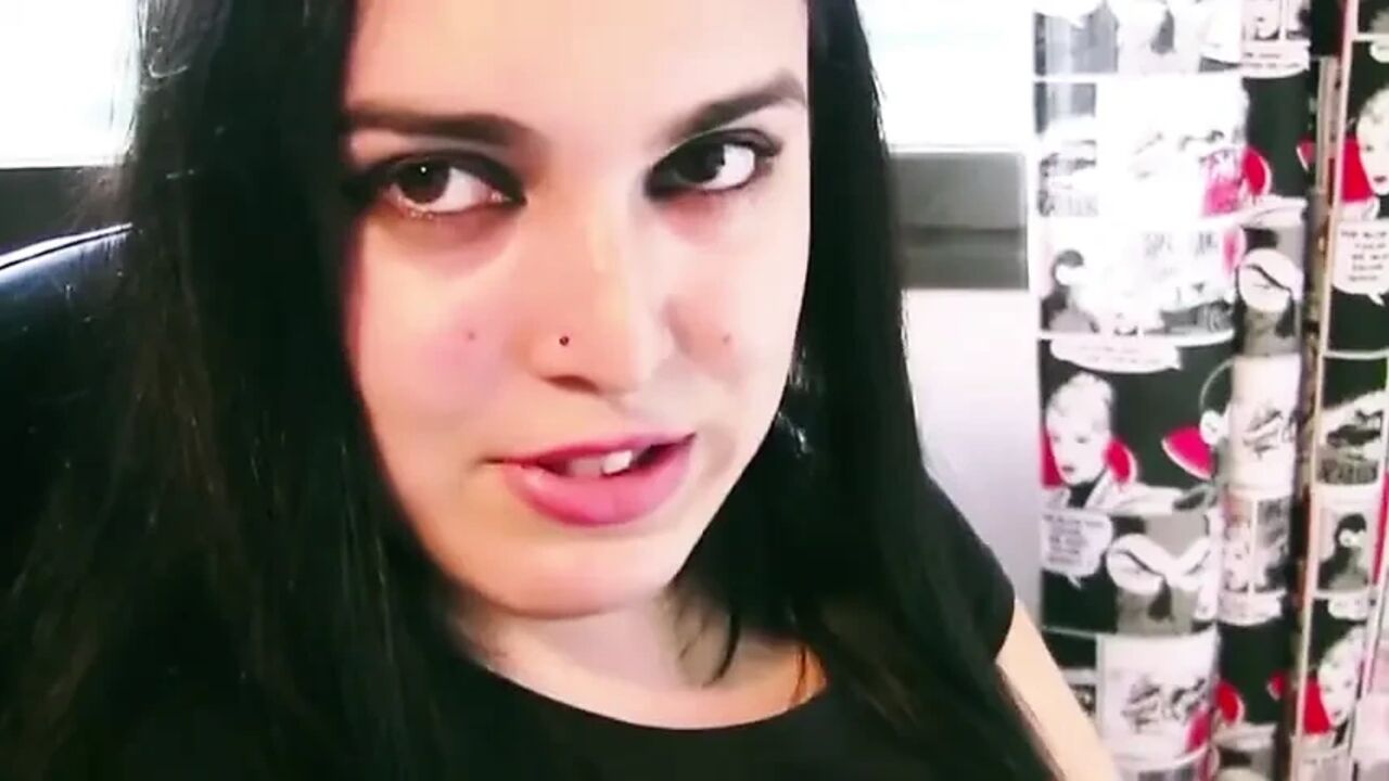 Thick brunette amateur fucked in the floor