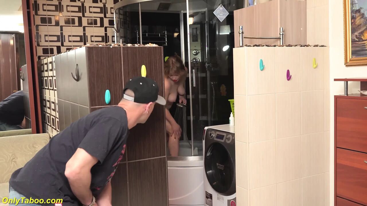 My chubby stepmom begs to be fucked