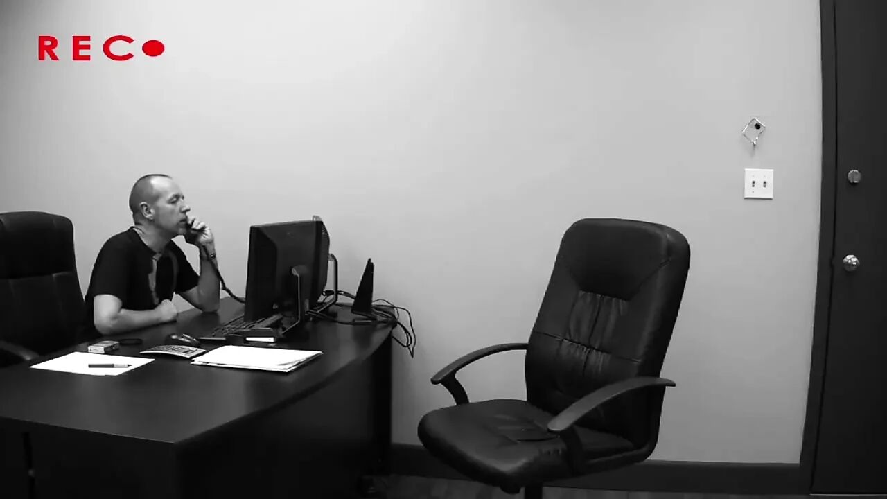 Big ass slut love to be fucked on the sofa