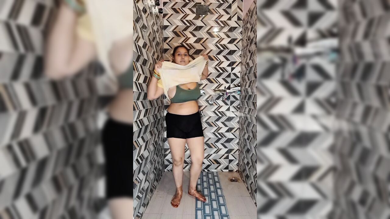 Puja MILF