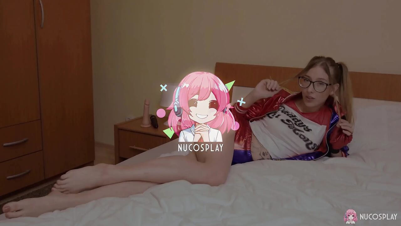 Mary Cosplays a Cum Hungry Harley Quinn