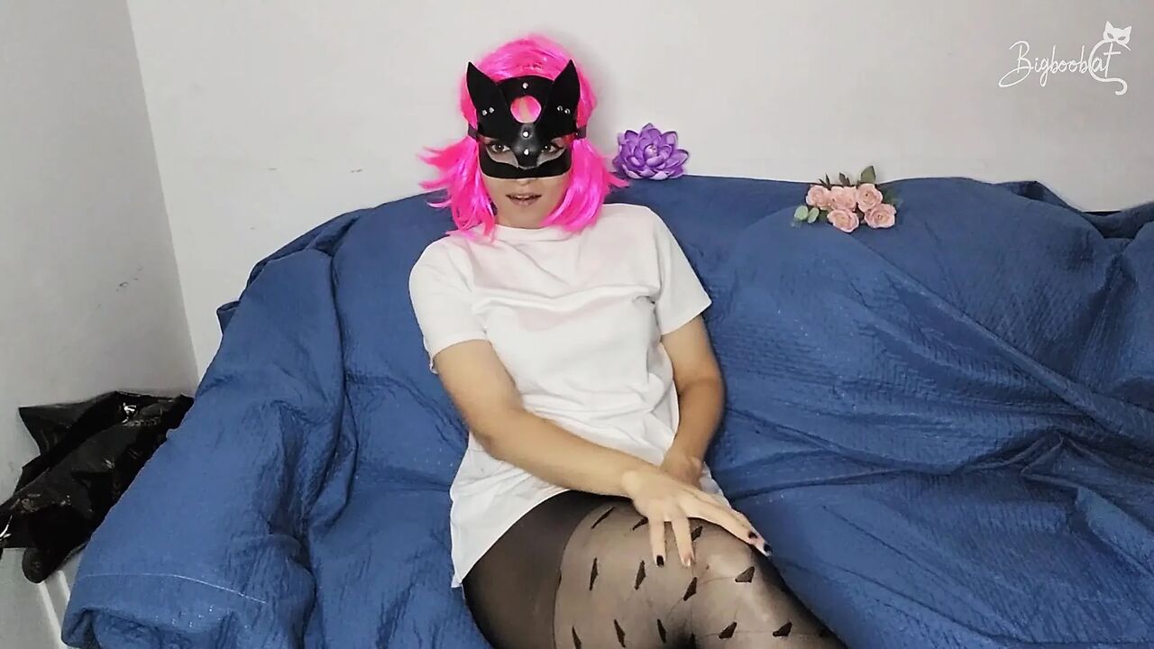 My big natural tits are waiting for your gaze as I masturbate masked