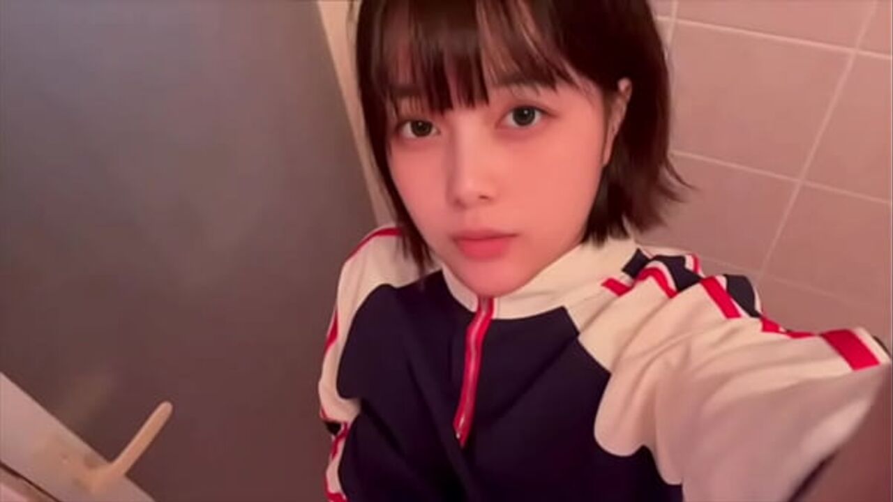 [Solo sex] I masturbated in the bath while my step mom was in the living room and came a lot...