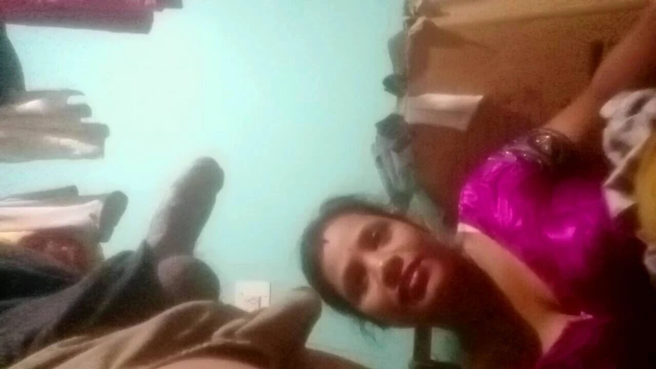 Indian Neighbour Beauty Aunty Deep Throat Blowjob and Hardcore Fucking with Friends Young Husband at Home with Creampied