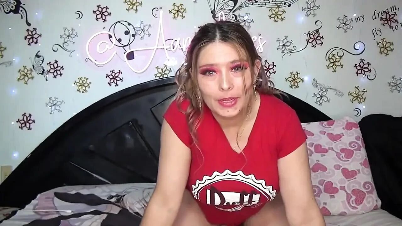 I Play with Big Lyches in My Pussy!!