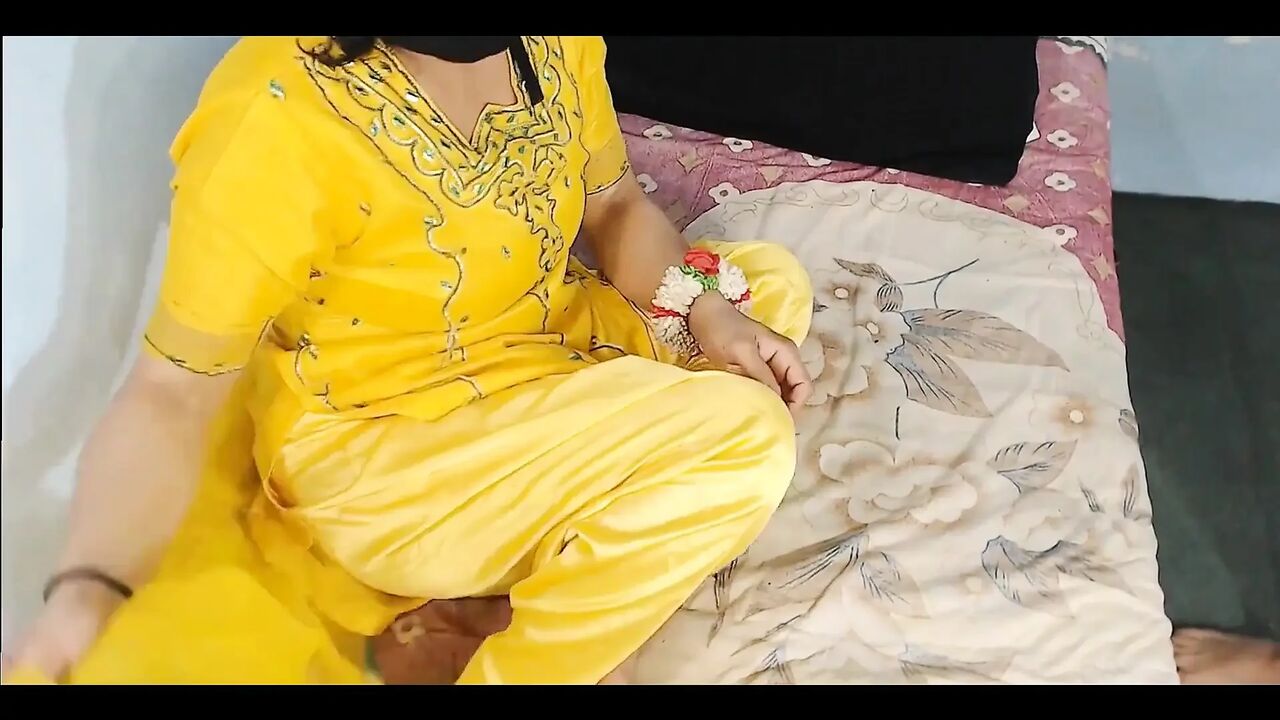 Mehndi Night Beautiful Handjob of Big Dick Devar Got by Hot Indian Bhabhi on Her Wedding on Xvideos India XXX