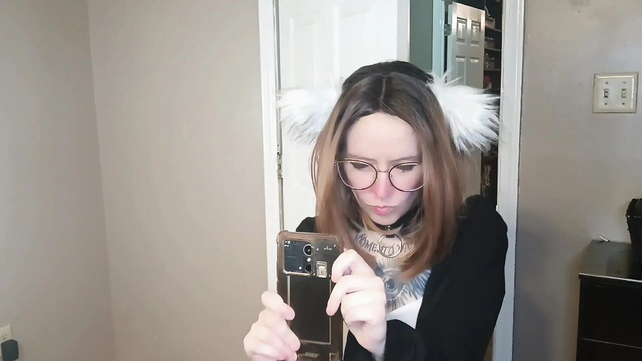 Cosplay Wife Caught Husband Playing Naughty Video Game