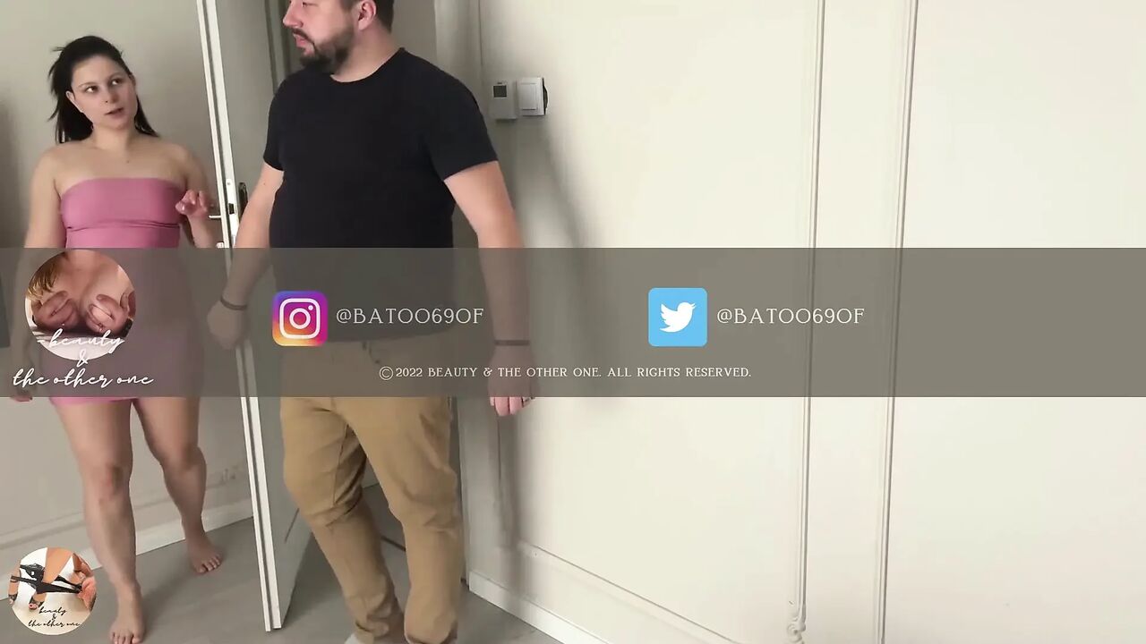 Amateur wife gives a surprise blowjob