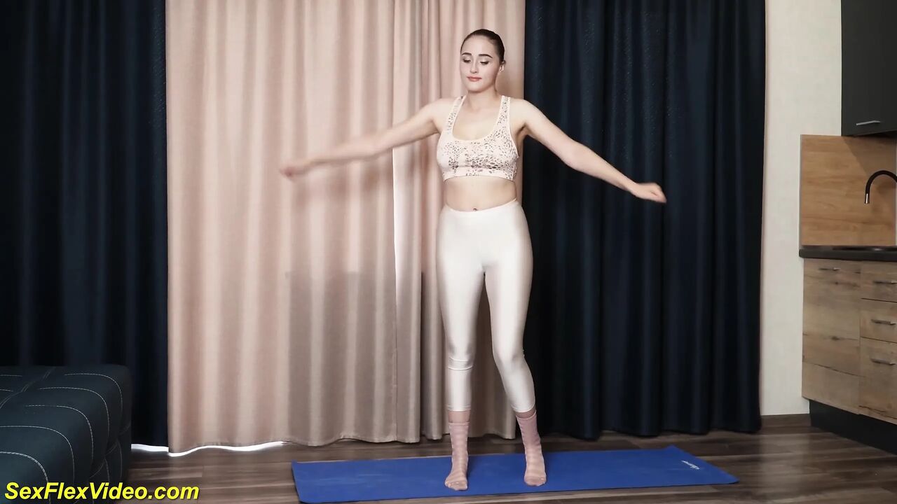 Curvy flexi teen stretching naked
