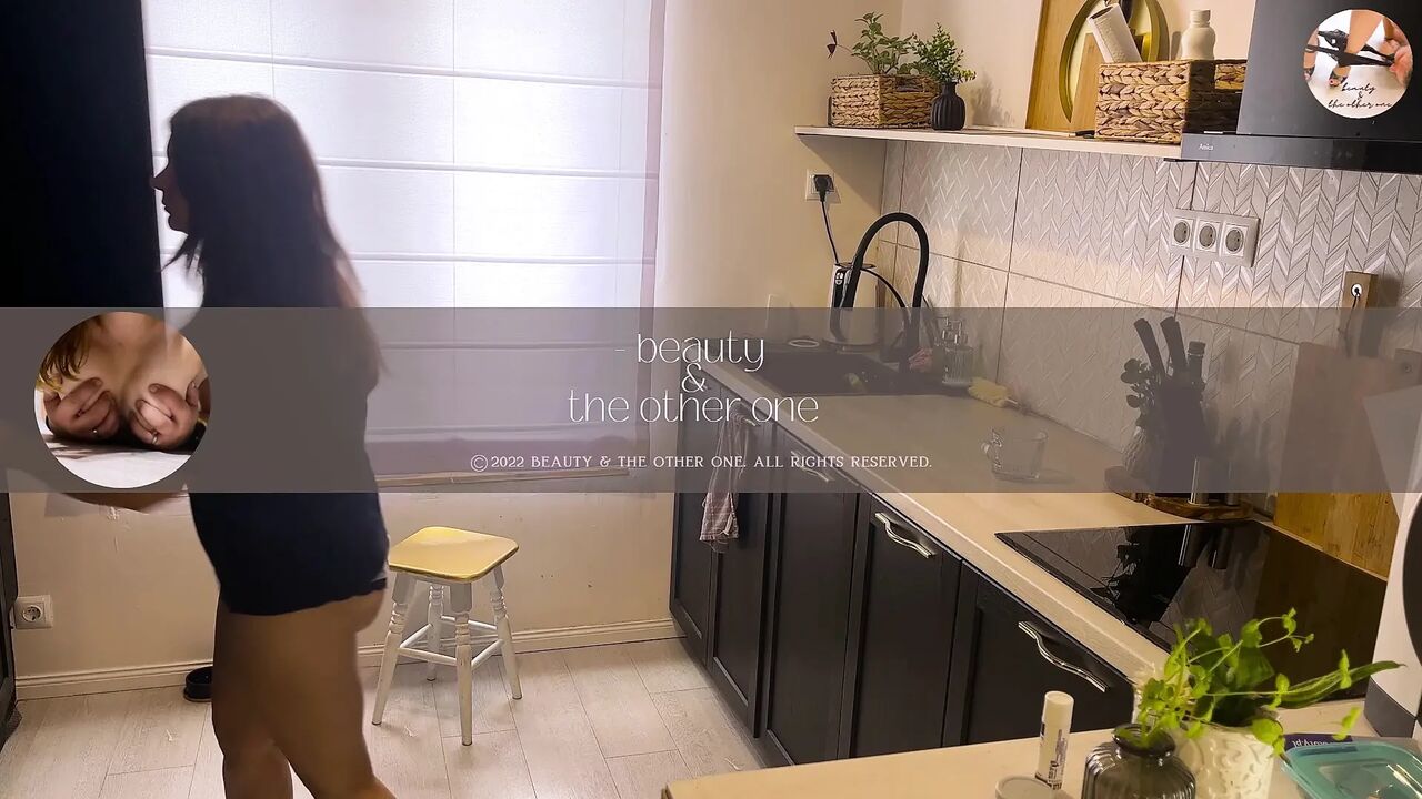 Amateur Wife Pussy Eating and Huge Squirting Orgasm in the Kitchen