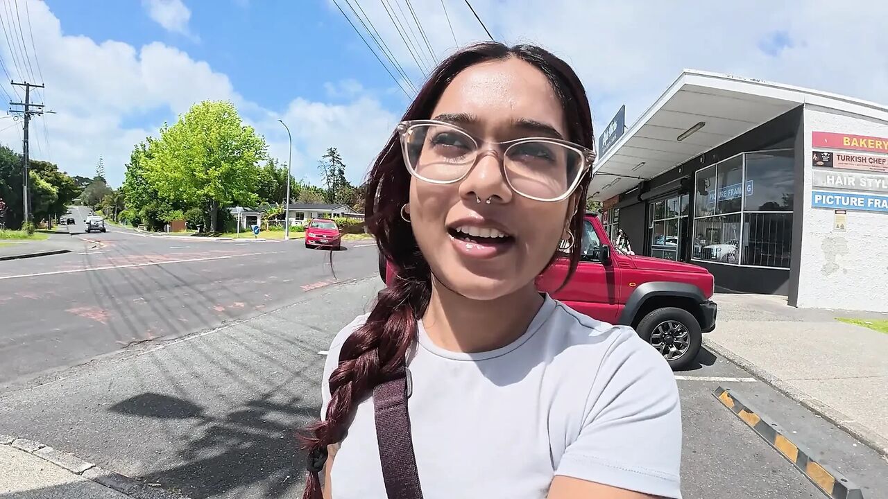 Petite Desi Mia Z masturbates outdoors on a hike