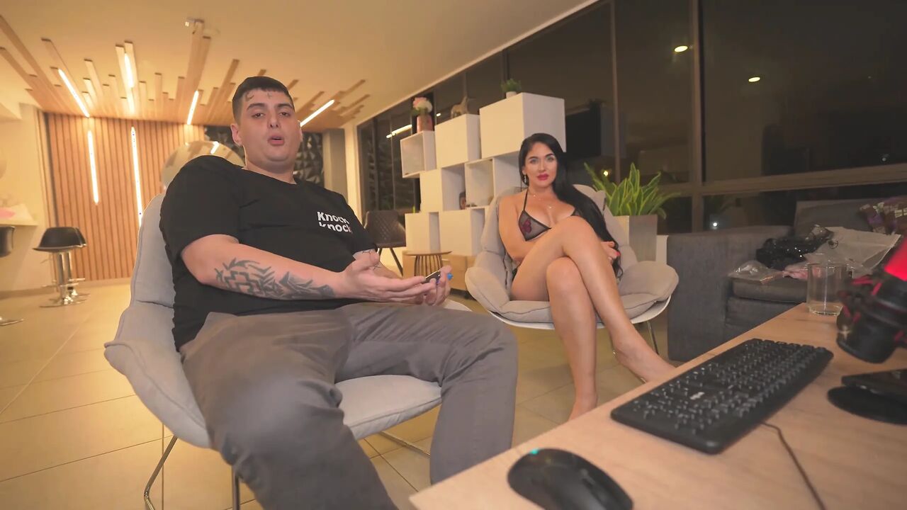 Multiorgasmic Colombian MILF Masturbates and Cums in Front of Me! Stella Osorio - Knock Knock Club