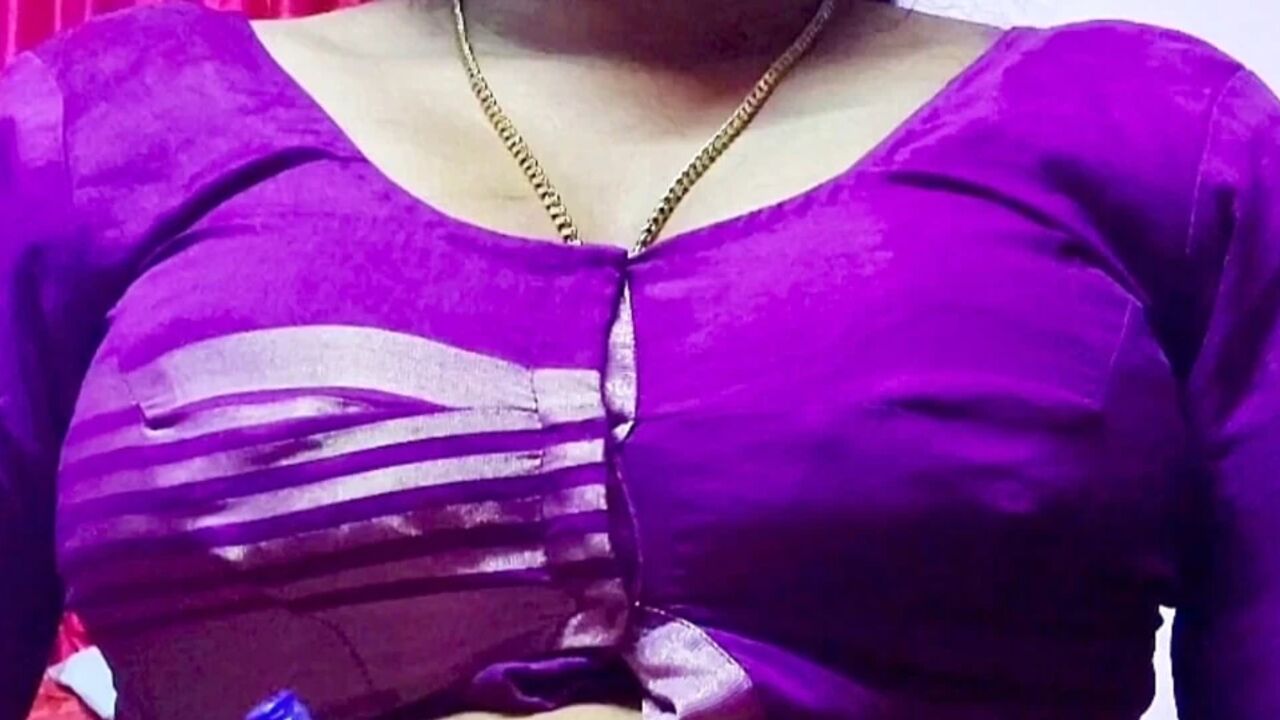Beautiful Bhabhi alone in home private sex