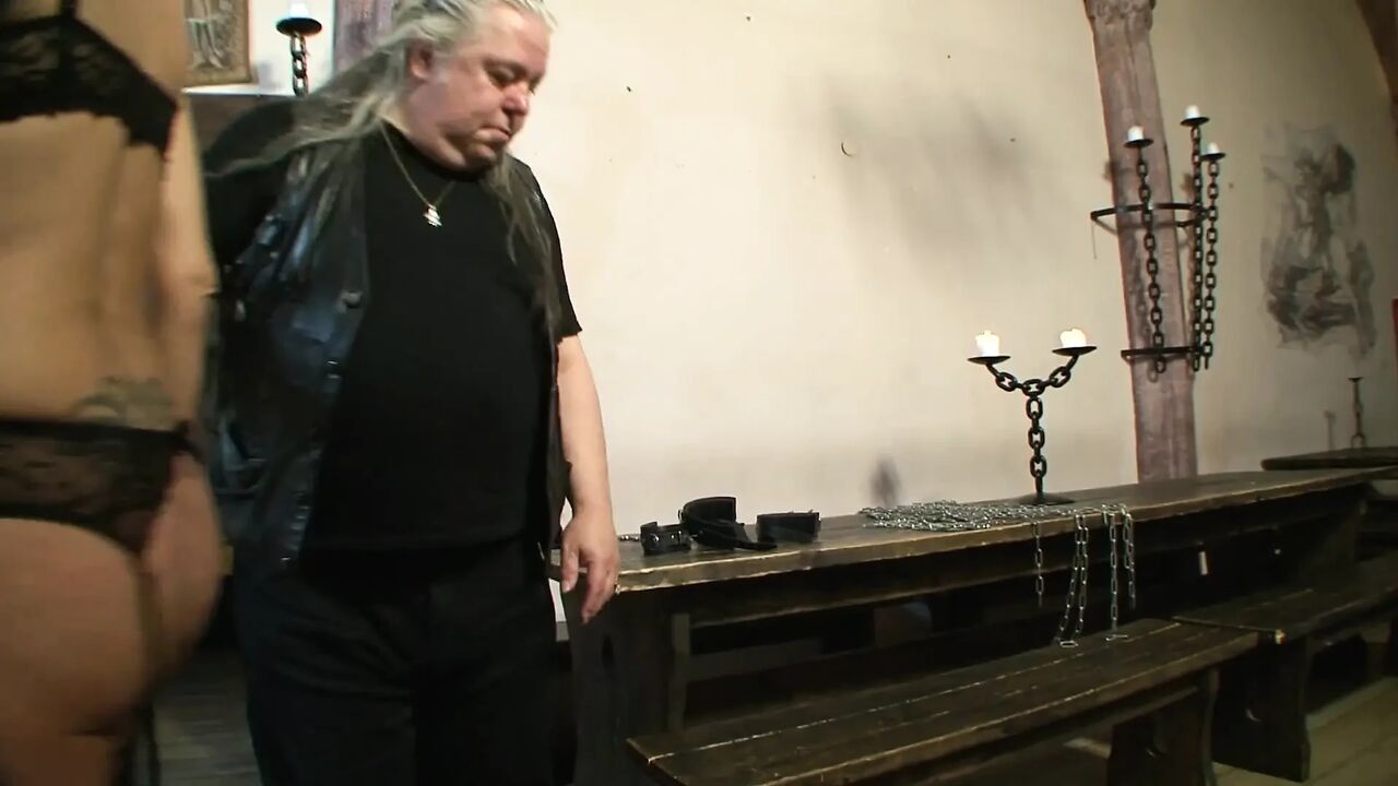 German squirt - BDSM girl squirt hard