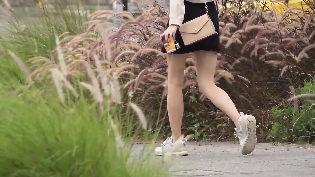 Mdag-0009 Street Hunting / Slender Pretty Stewardess Enjoys the Strained Pleasure