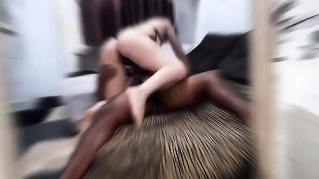 Gifted Brunette Took Advantage of the Fact That the Nympho Was Alone and Went to Her House to Push Her Cock and Fill Her with M