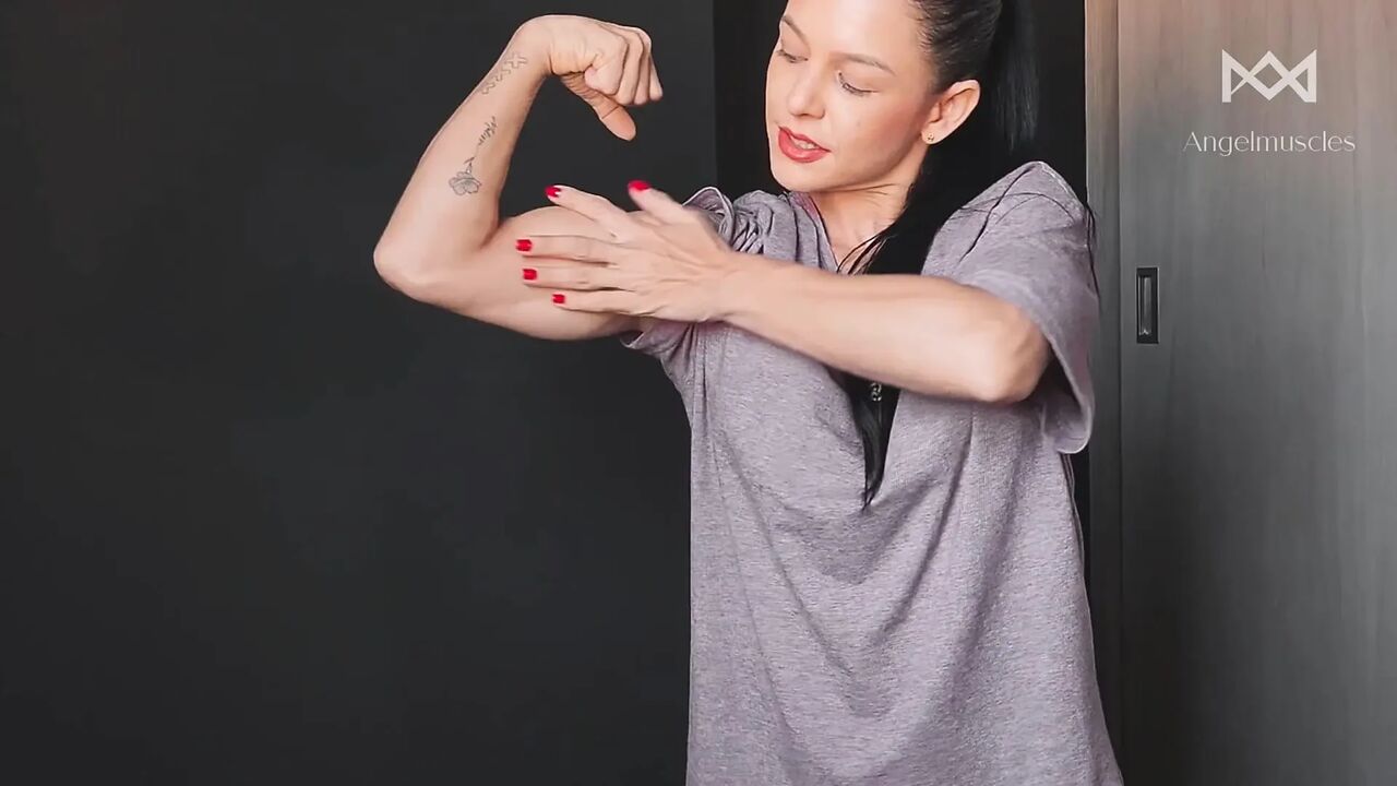 Muscle Worship JOI with Angelmuscles