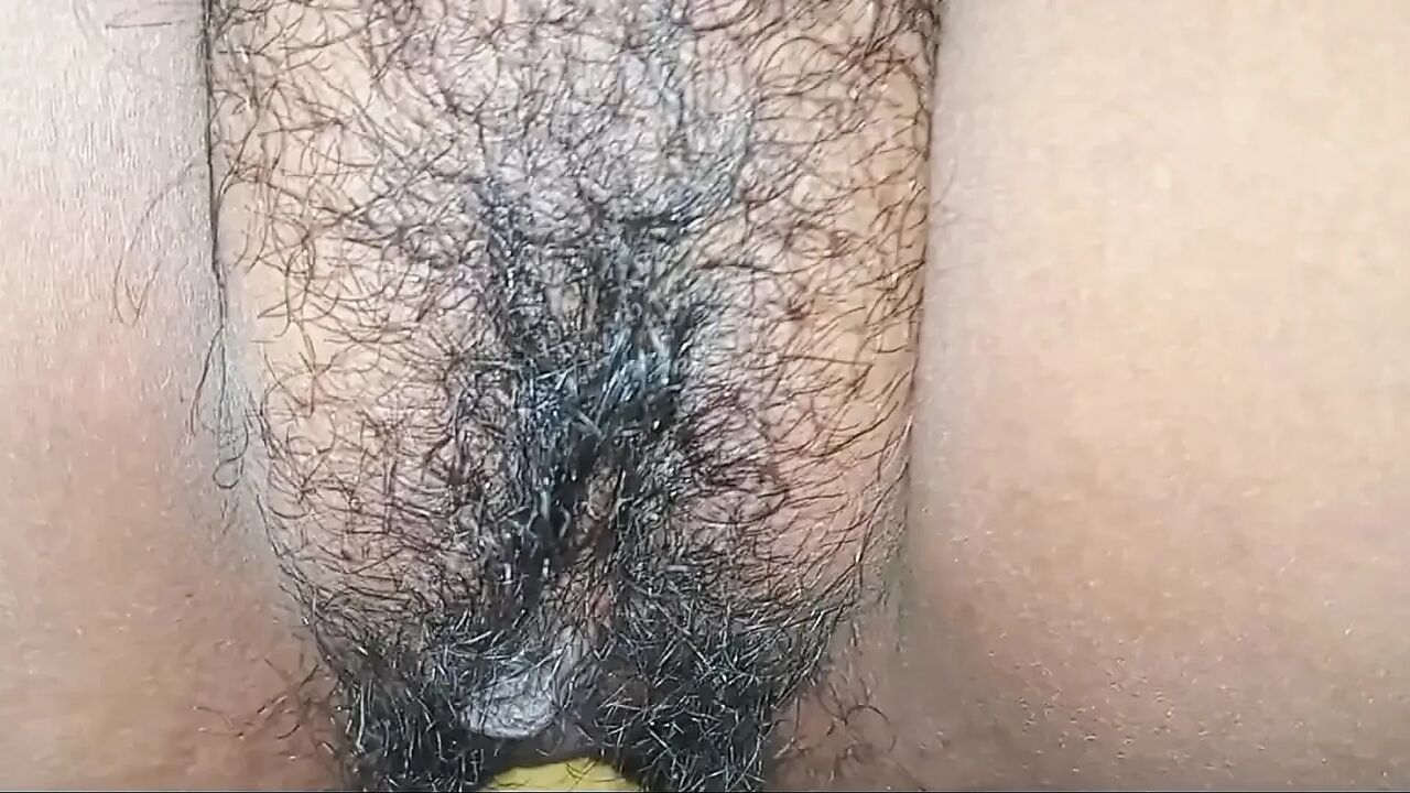 Sister-in-law's fucking hard at night drained white water from her pussy