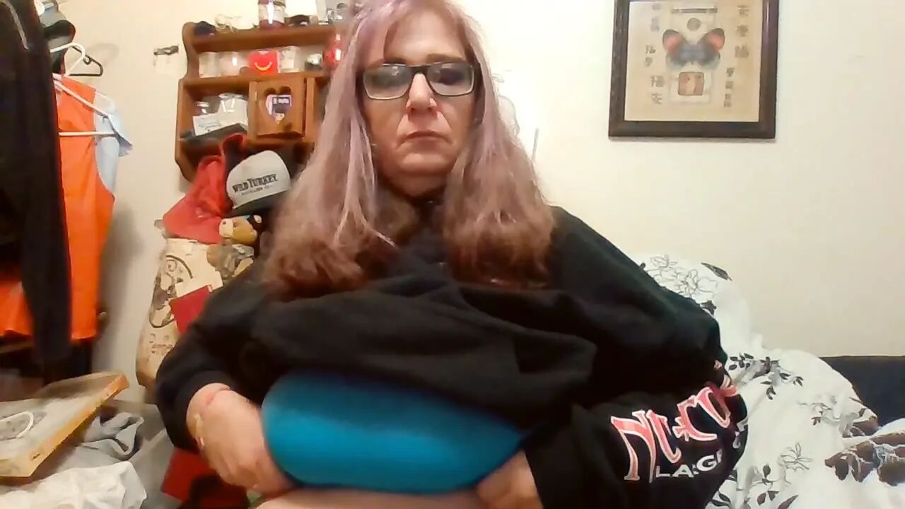 flash me tits big tittie boob