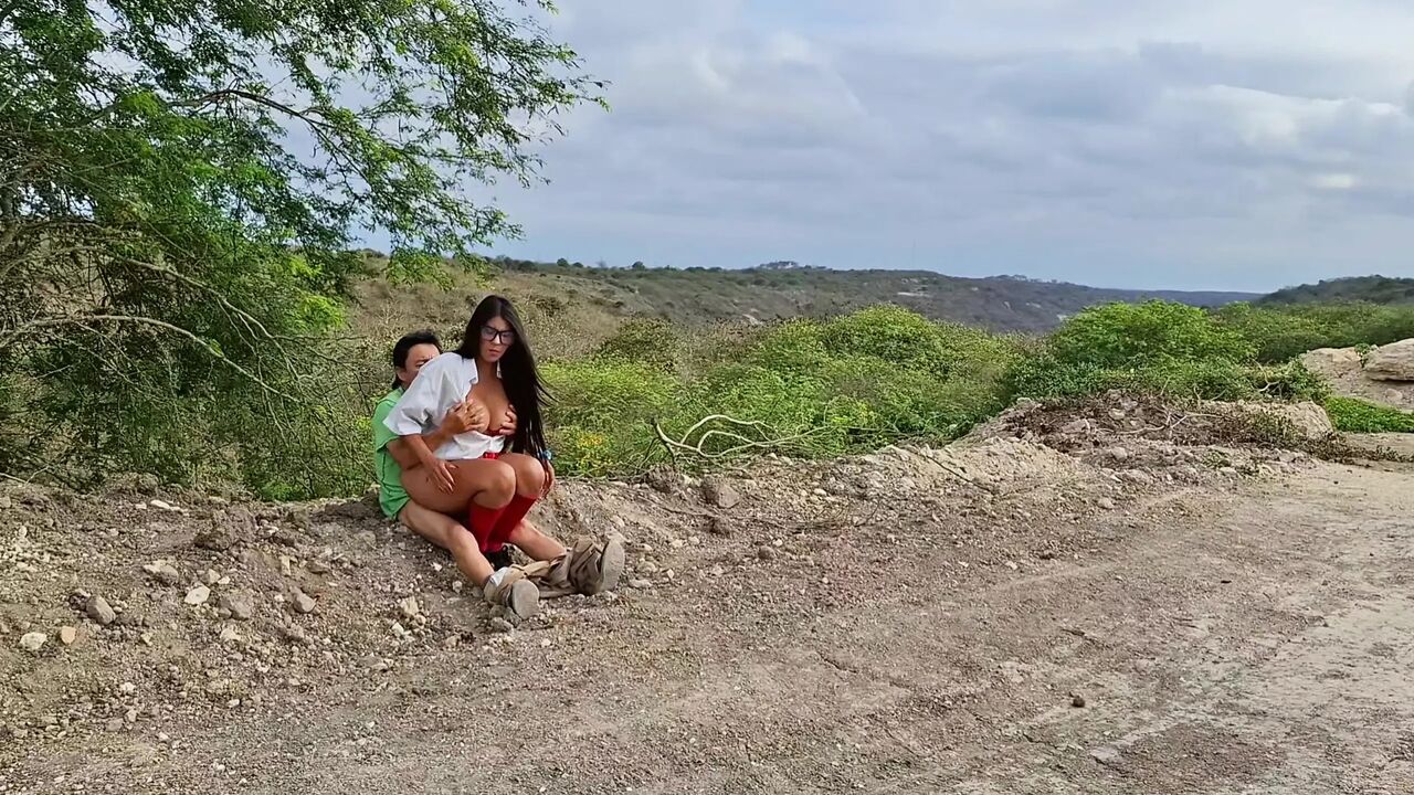 Perverted old peasant finds a beautiful student in uniform in the countryside and seduces her to have sex with her.