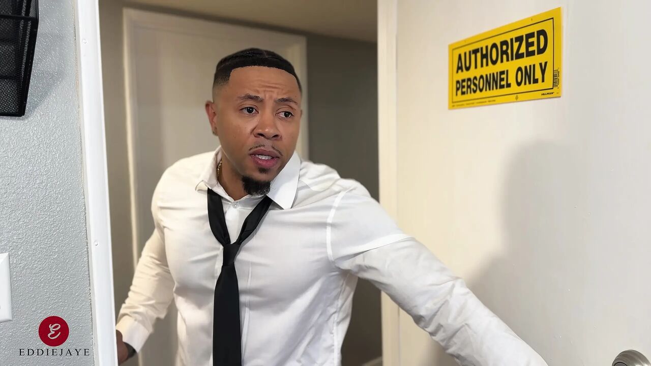 An Office Fuck with Luna Star
