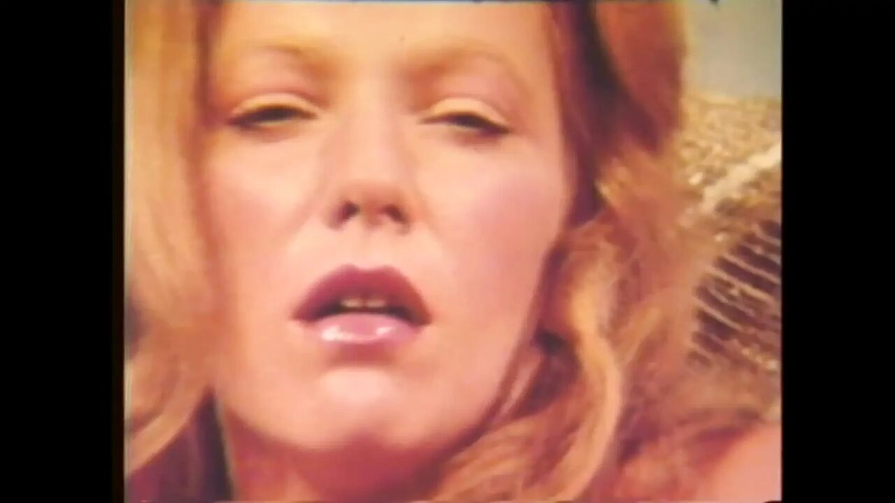 Andrea True Masturbates with the Device