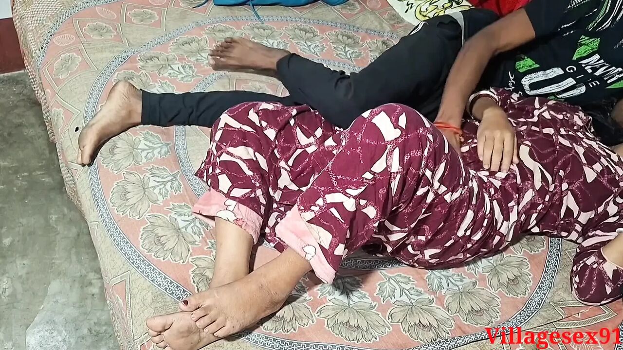 Village Bhabhi Ki Chudai Sexy Pussy