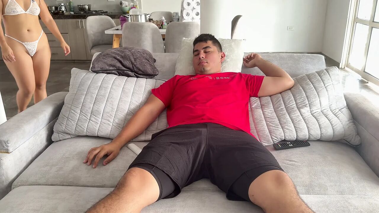 I GOT TIRED OF SEEING MY STEPSISTER LYING DOWN AND I ENDED UP FUCKING HER HARD UNTIL I CAME