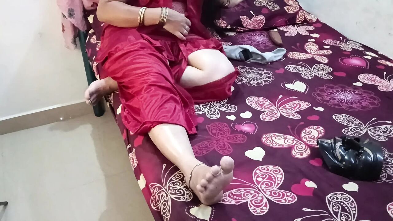 New red dress la aunty super sex with boy friend