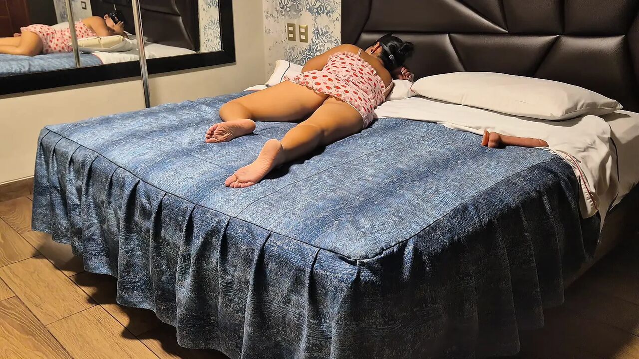 BIG ASS STEPDAUGHTER GETS CAUGHT AND HER PERVERTED STEPDAD SUCKS AND FUCKS HER PUSSY.